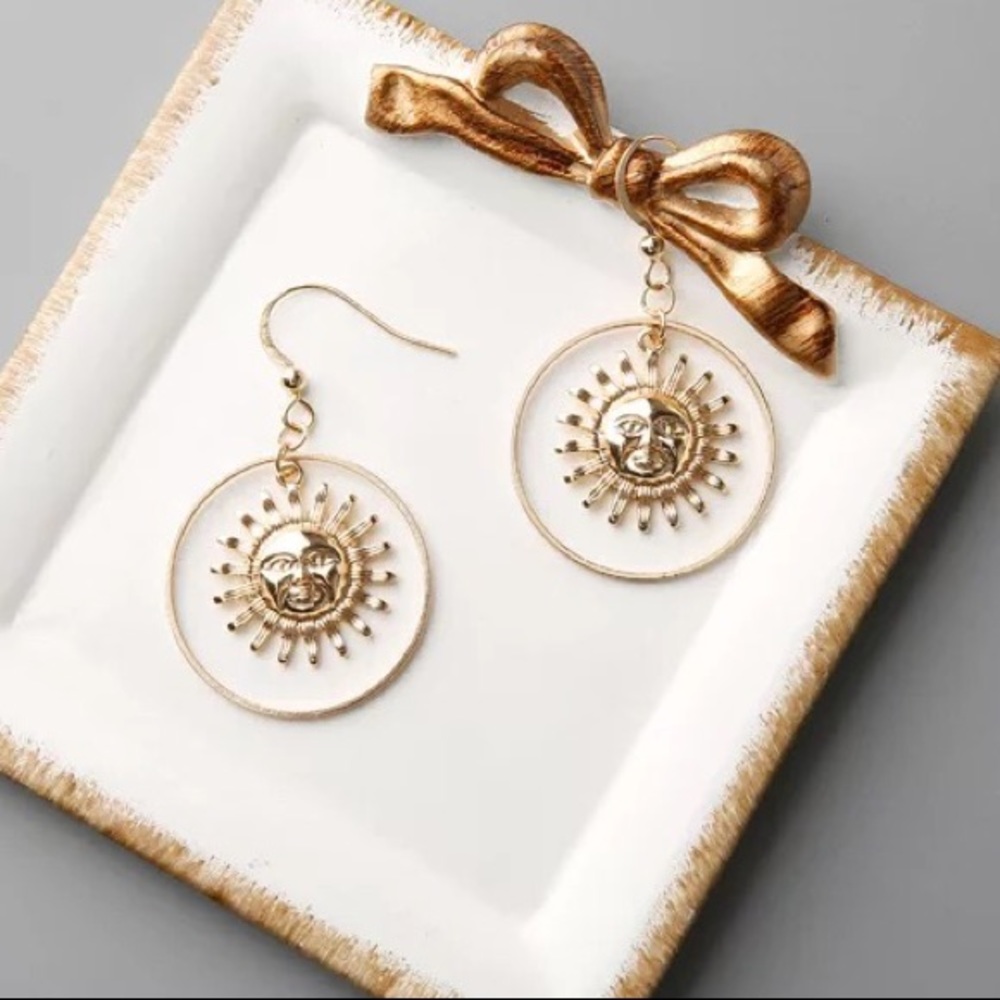 ⭐️Golden Sun 🌞 Pendent Earrings